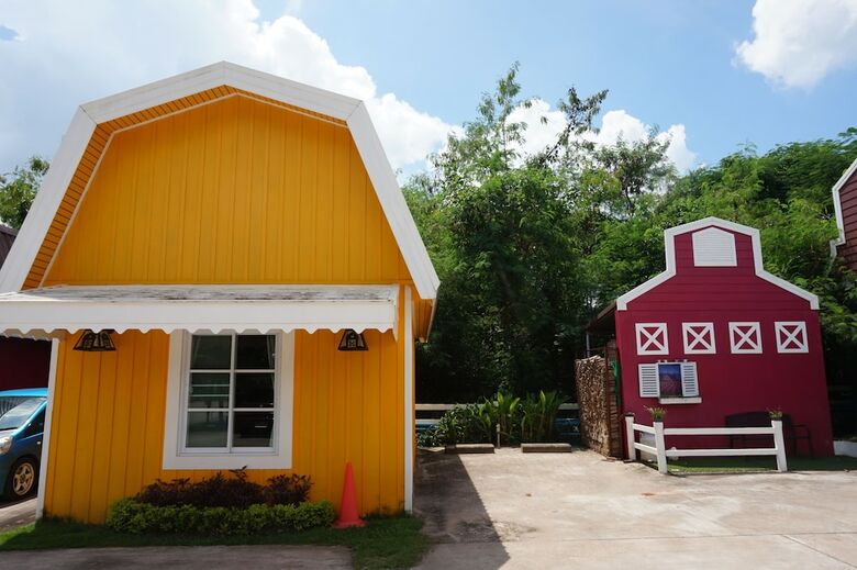 Hotel Color Ville Resort