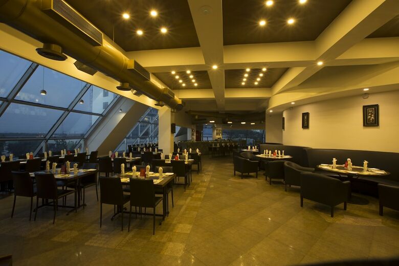 Hotel Eskay Resorts