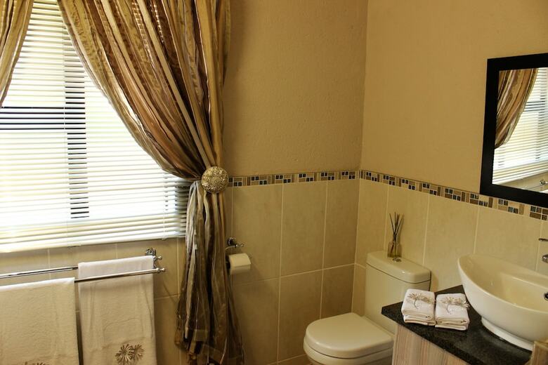Hotel Ibis Way Guest House