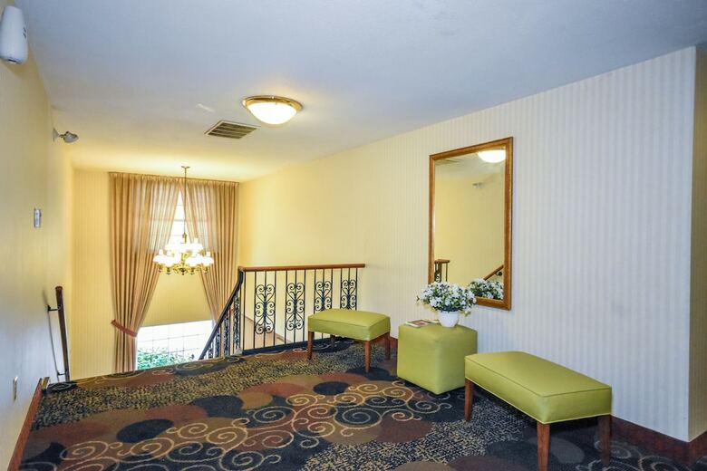 Charles River Motel