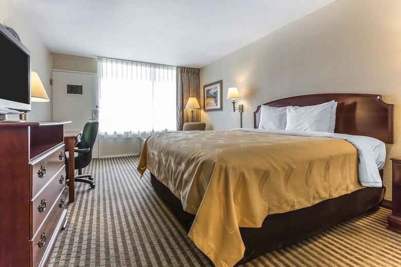 Hotel Quality Inn & Suites