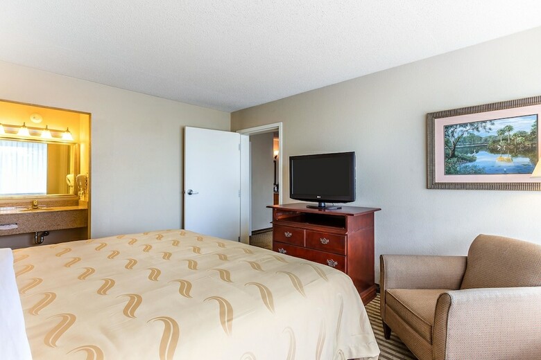 Hotel Quality Inn & Suites
