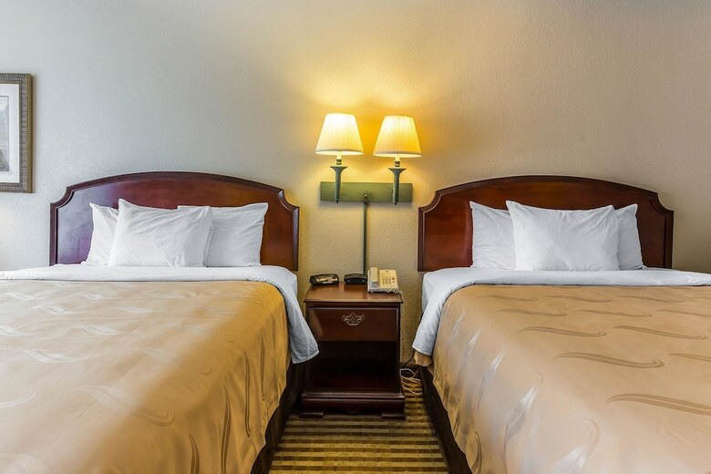 Hotel Quality Inn & Suites