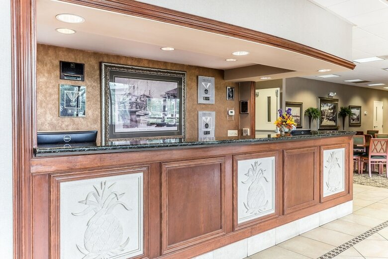 Hotel Quality Inn & Suites