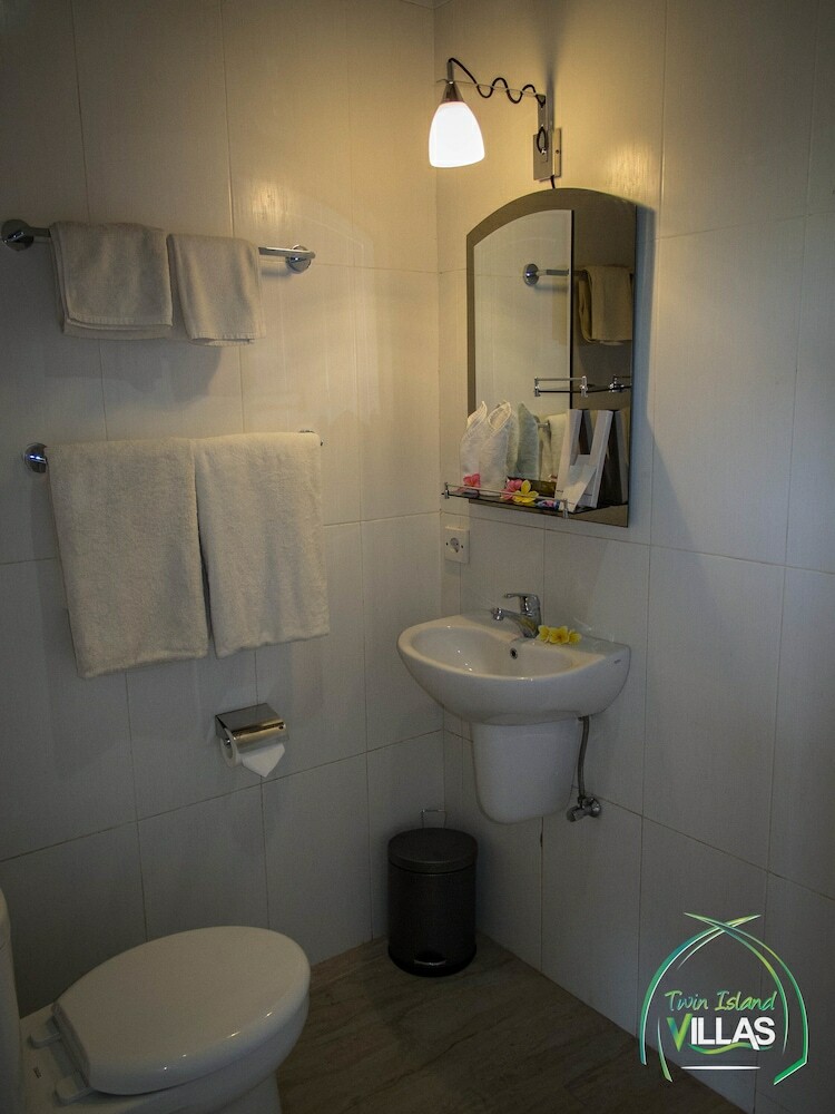 Hotel Twin Island Villas & Dive Resort