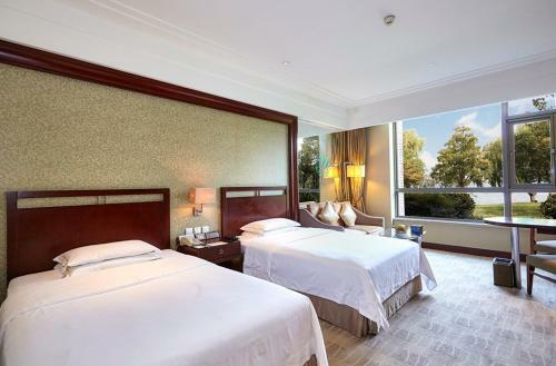 Tongli Lake View Hotel