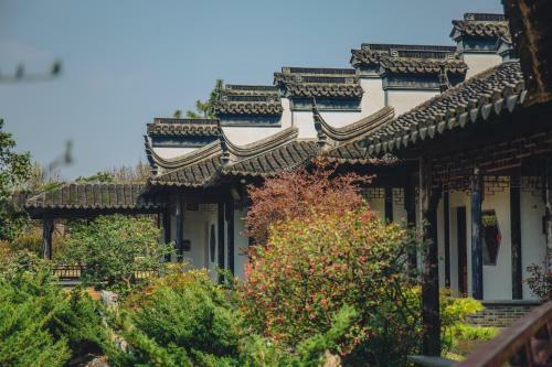 Tongli Lake View Hotel