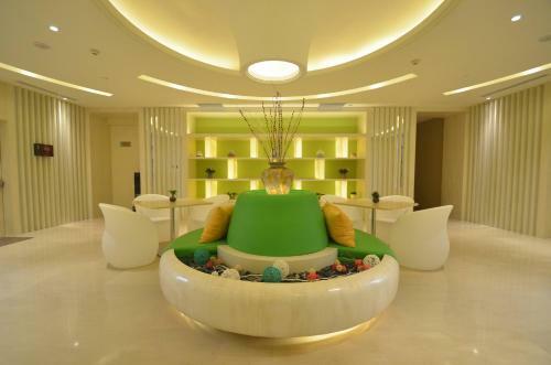 Tongli Lake View Hotel