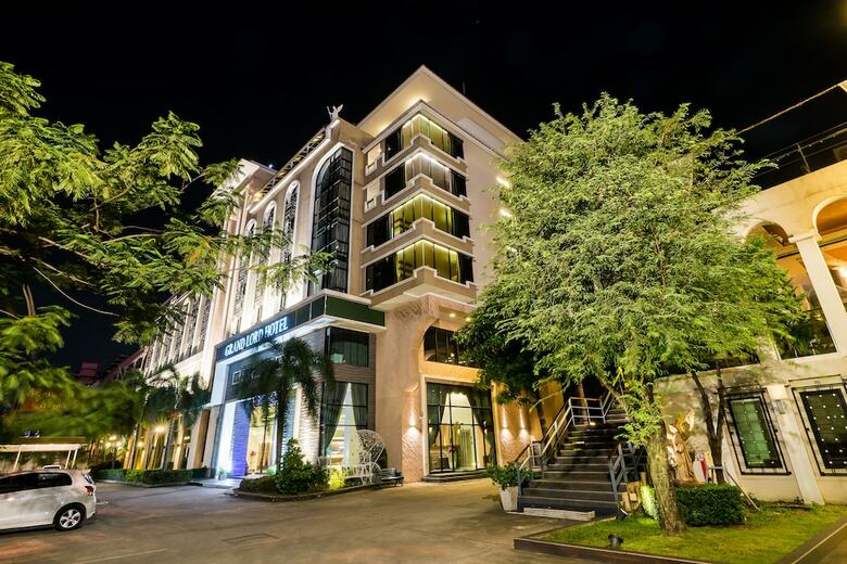 Grand Lord Hotel