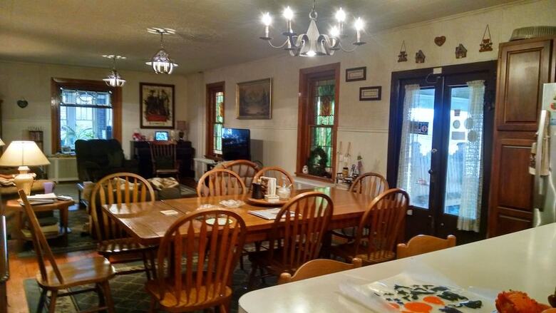 Fish & Loaves Bed And Breakfast