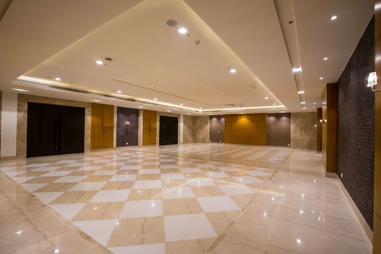Hotel Ramada By Wyndham Lucknow