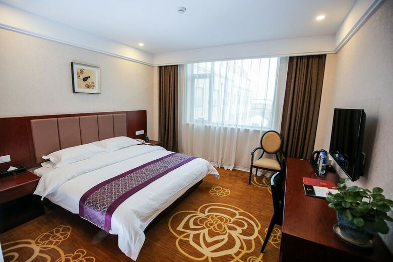 New Knight Royal Hotel