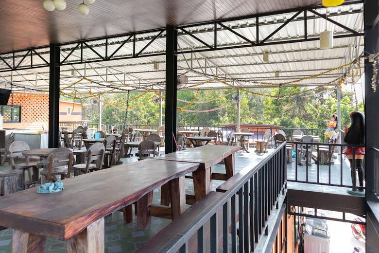 Hotel Oyo 755 Rattana Resort