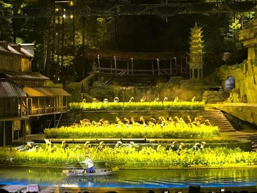Hostal Fenghuang More Inn