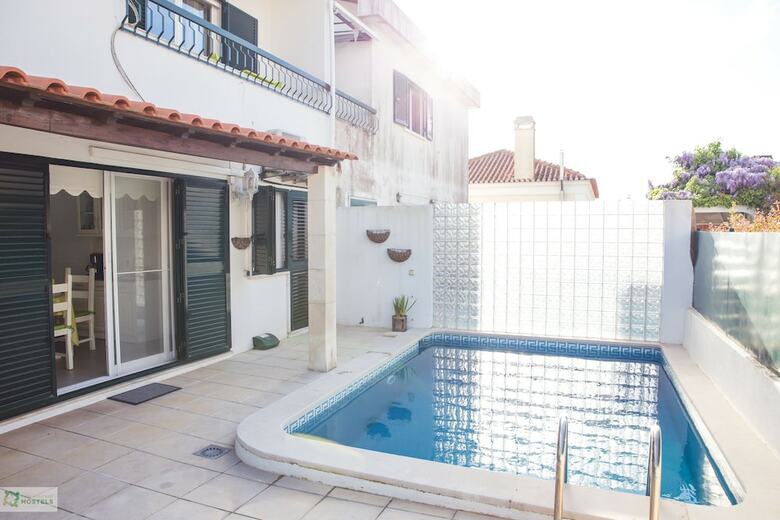 Hostal Help Yourself Hostels Carcavelos Coast