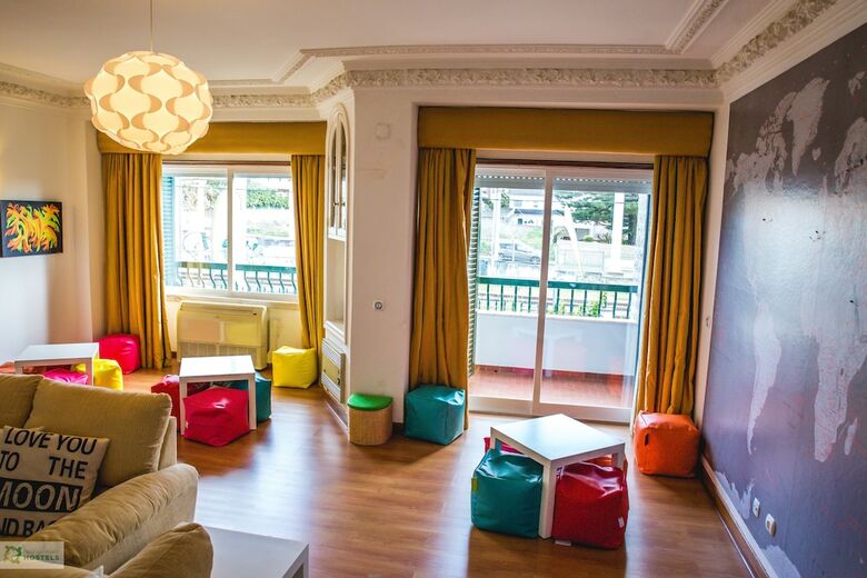 Hostal Help Yourself Hostels Carcavelos Coast
