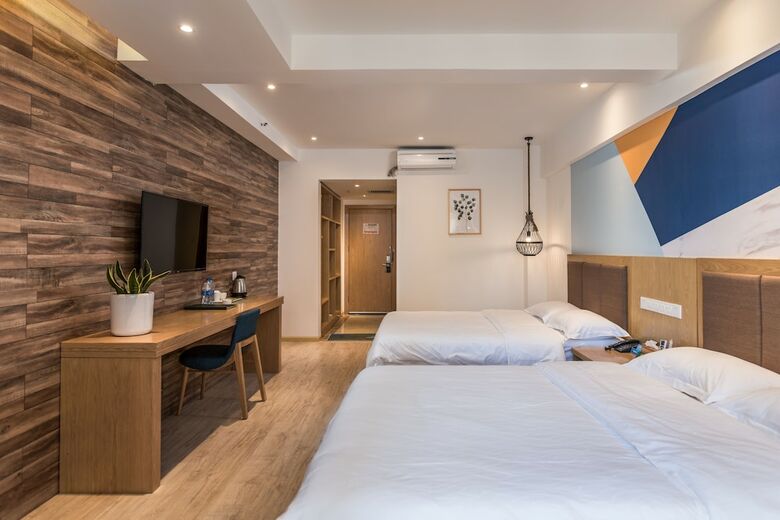 Blossom Hotel In Kunming