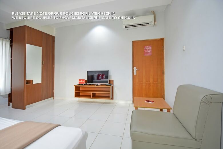 Hotel Zen Rooms Puri Indah Syariah