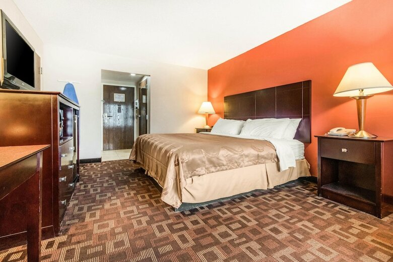 Hotel Quality Inn & Suites