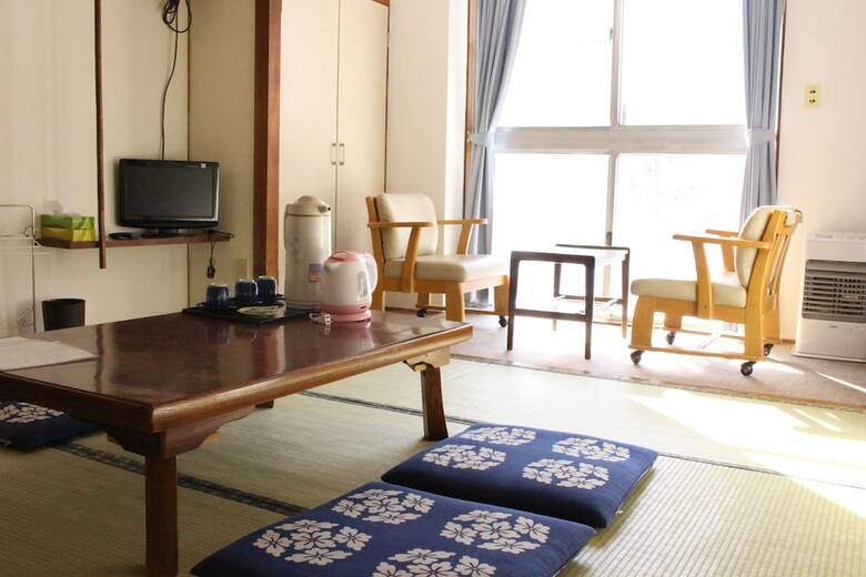 Hostal Biei Guest House Sirogane No Yu - Hostel