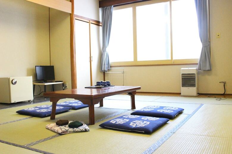 Hostal Biei Guest House Sirogane No Yu - Hostel