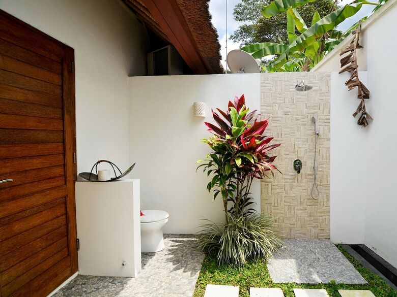 Villa Candi Kecil Tiga