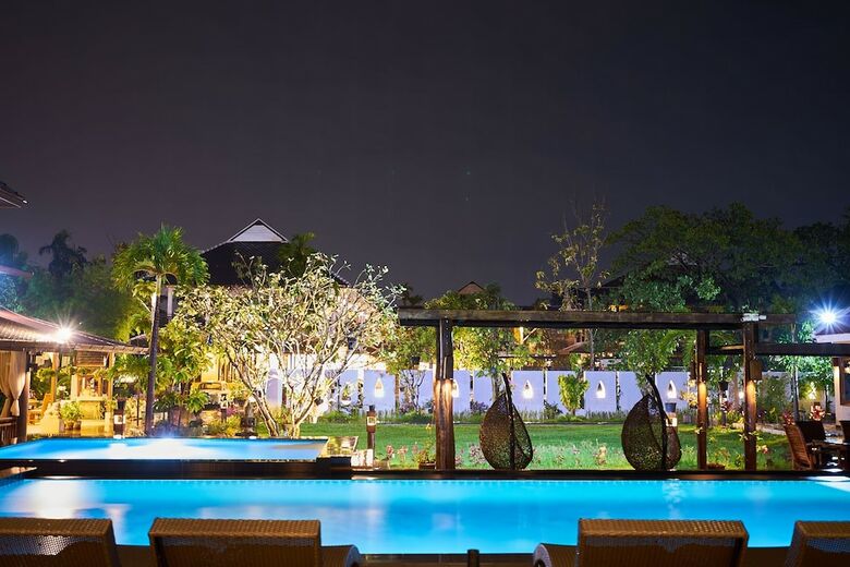 Hotel Hueankhamhom Resort