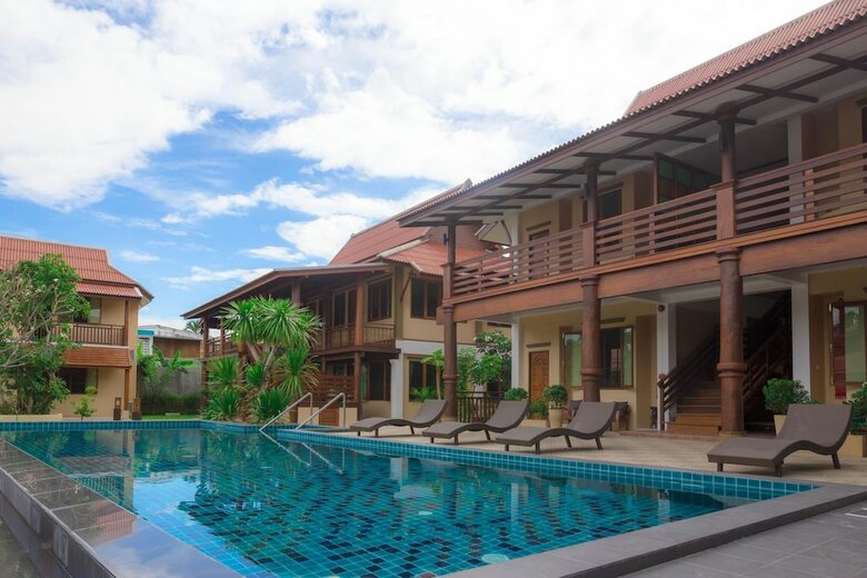 Hotel Hueankhamhom Resort