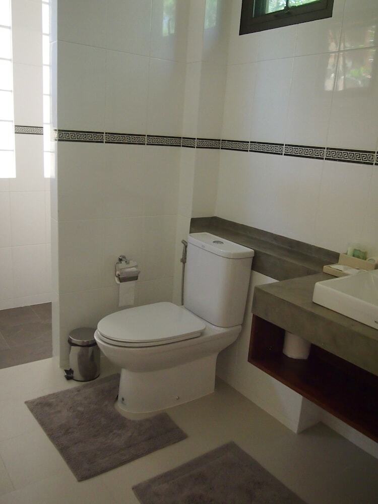 Hotel At Bangsak Resort