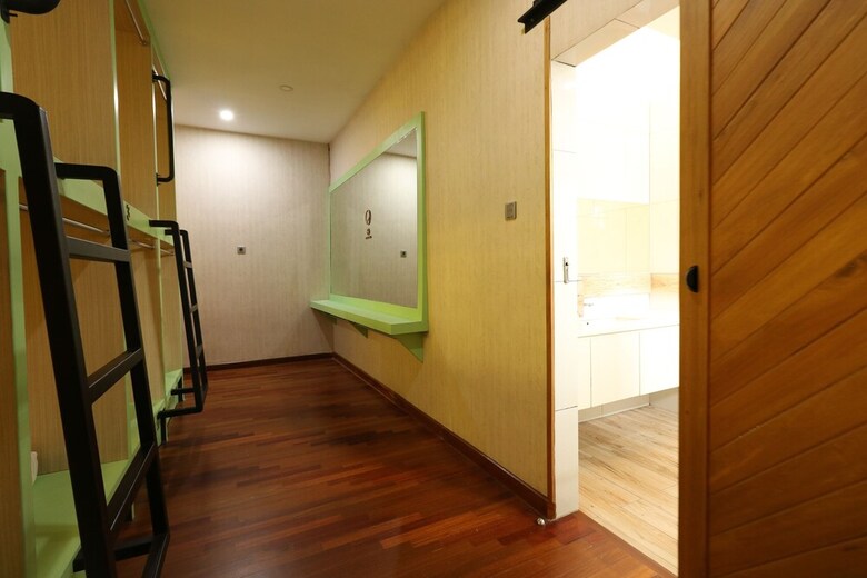 Mm Capsule Hostel