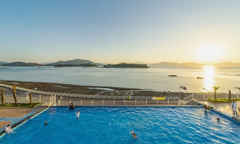 Arte Resort Spa & Pool Villa