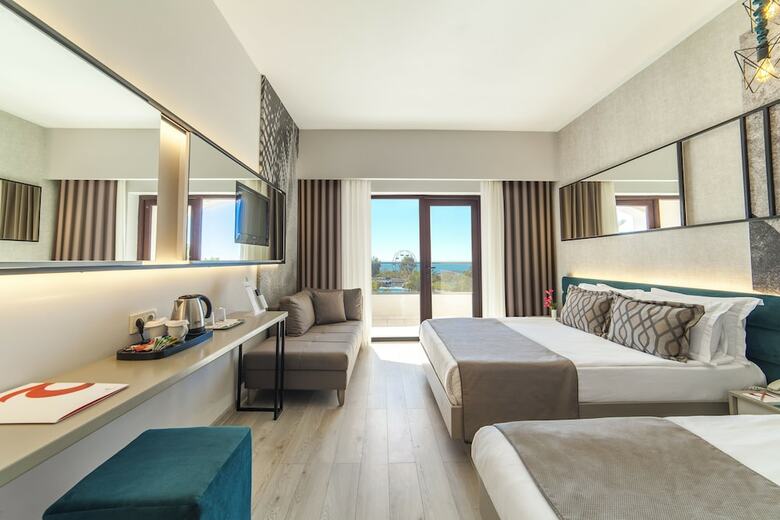 Club Hotel Turan Prince World