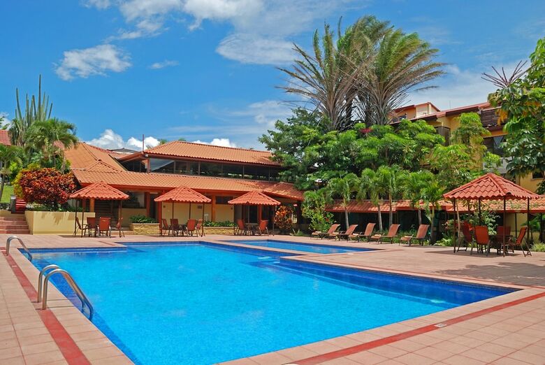 Hotel Country Inn & Suites