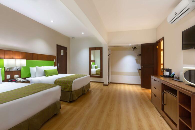 Hotel Country Inn & Suites