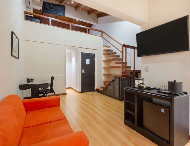 Hotel Country Inn & Suites