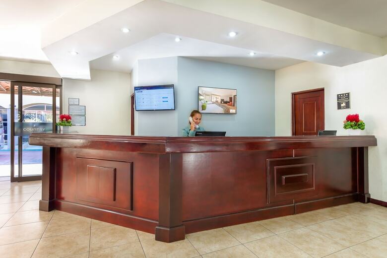 Hotel Country Inn & Suites