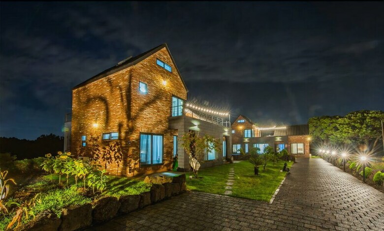 Villa Brick 9 Mansion