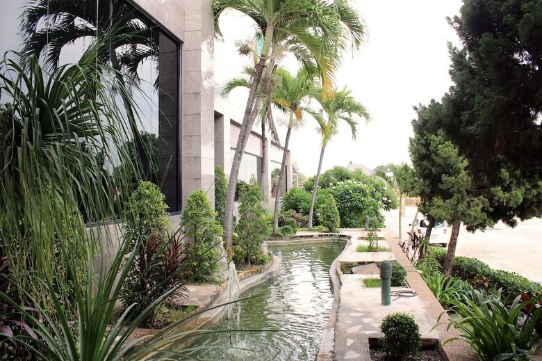 J.p. Emerald Hotel