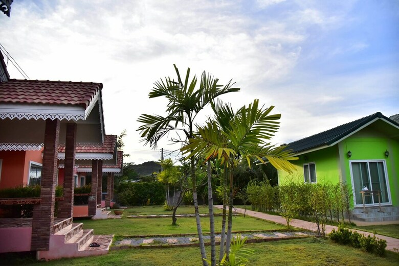 Hotel Oyo 949 Sansuk Resort Paknampran