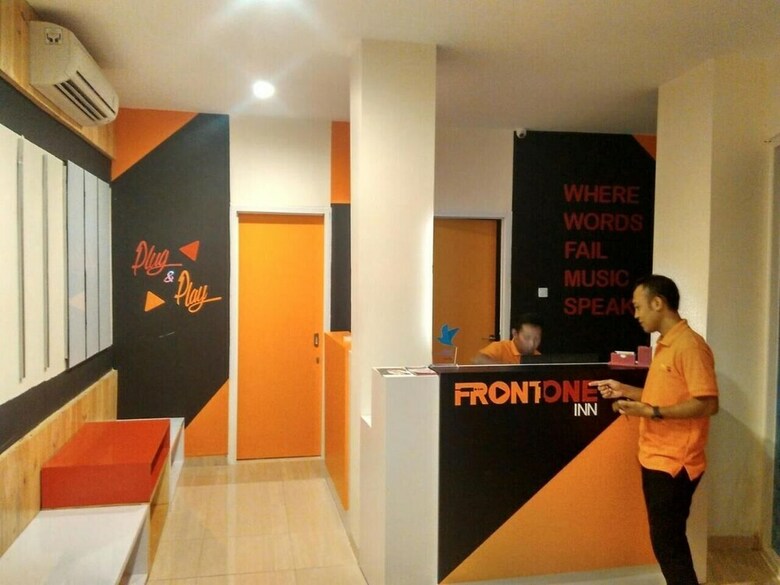 Hotel Front One Inn Muntilan