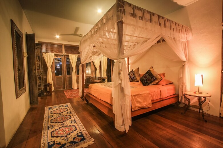 Rumah Nyaman Villa