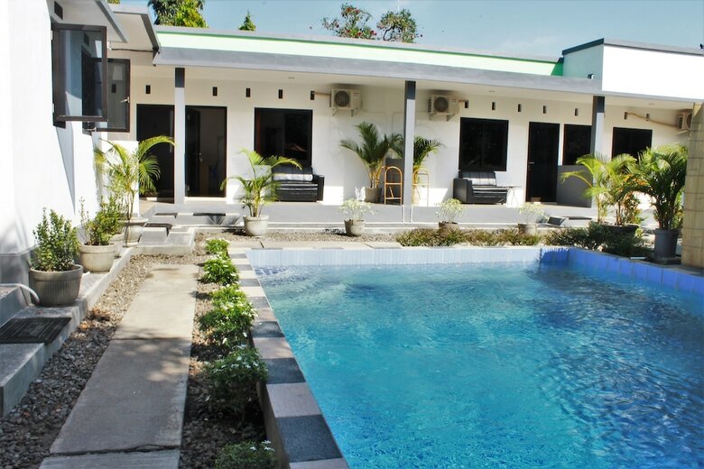 Hotel Yuliana Homestay