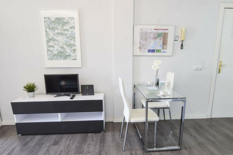 Apartamentos Letmalaga Atarazanas Market