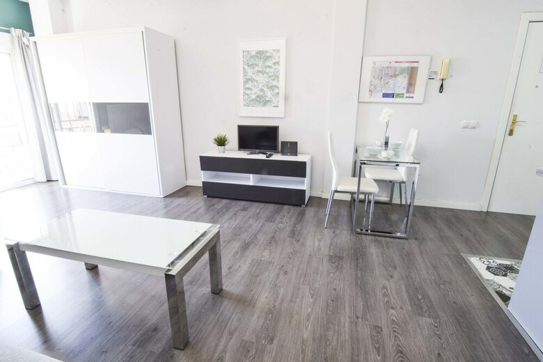 Apartamentos Letmalaga Atarazanas Market