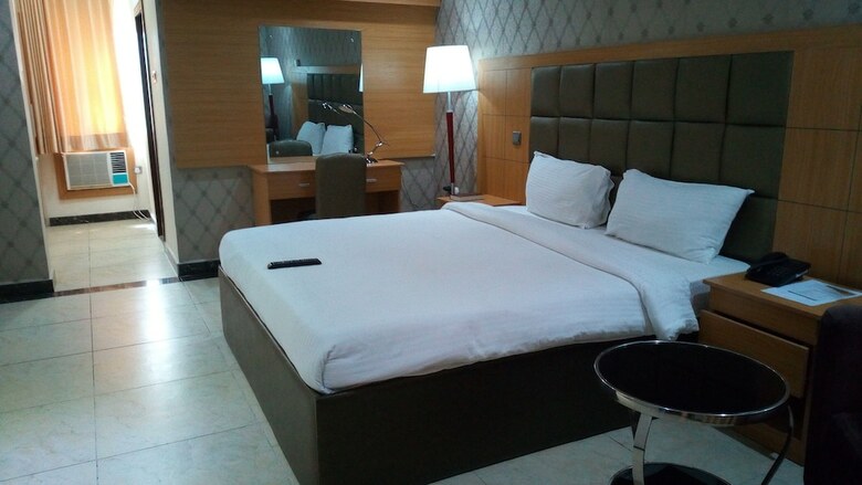 Hotel Yewa Frontier
