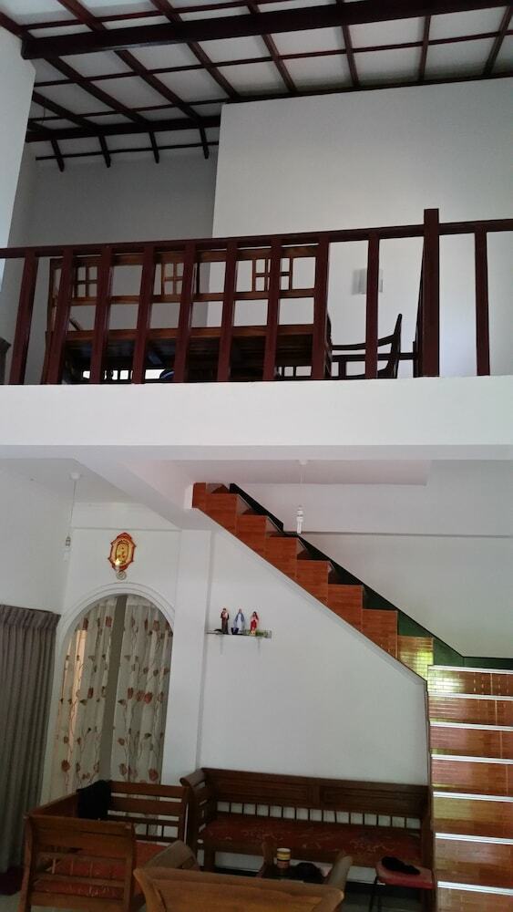 Hotel Srilusa Home Stay Hikkaduwa