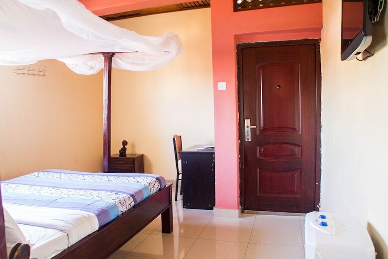 Satellite One Hotel