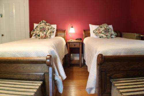 Evangeline Motel