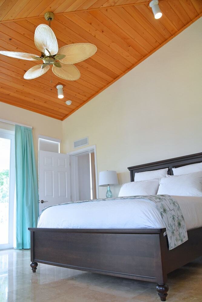 Hotel Dolphin Point Villas