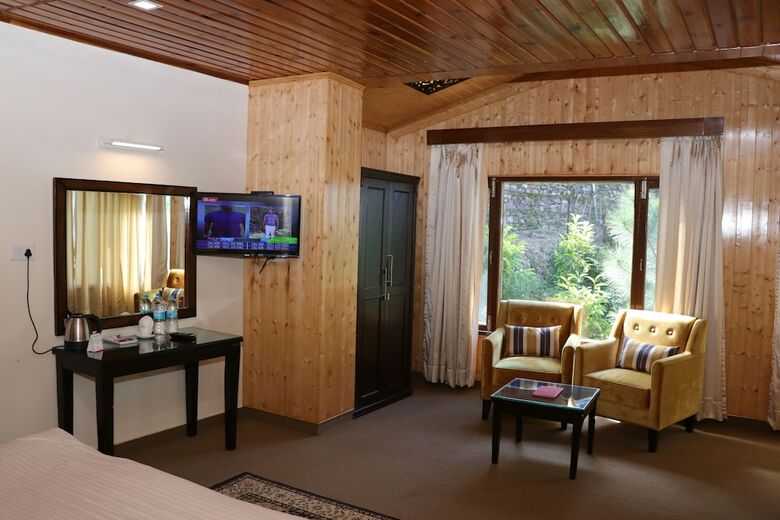 Hotel Maple Resort By Aamod
